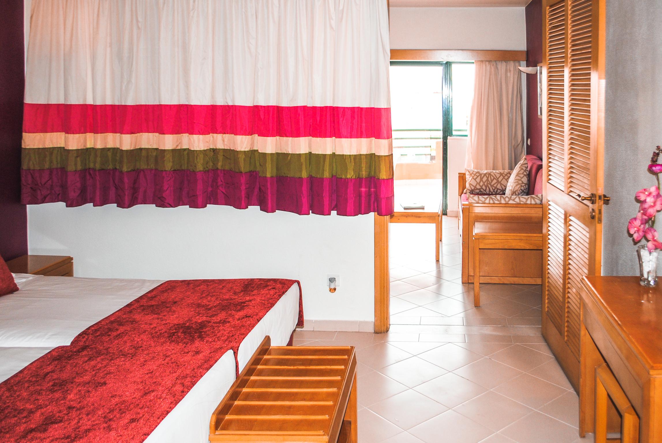 Grand Muthu Forte Da Oura Albufeira Exterior photo A room at the hotel