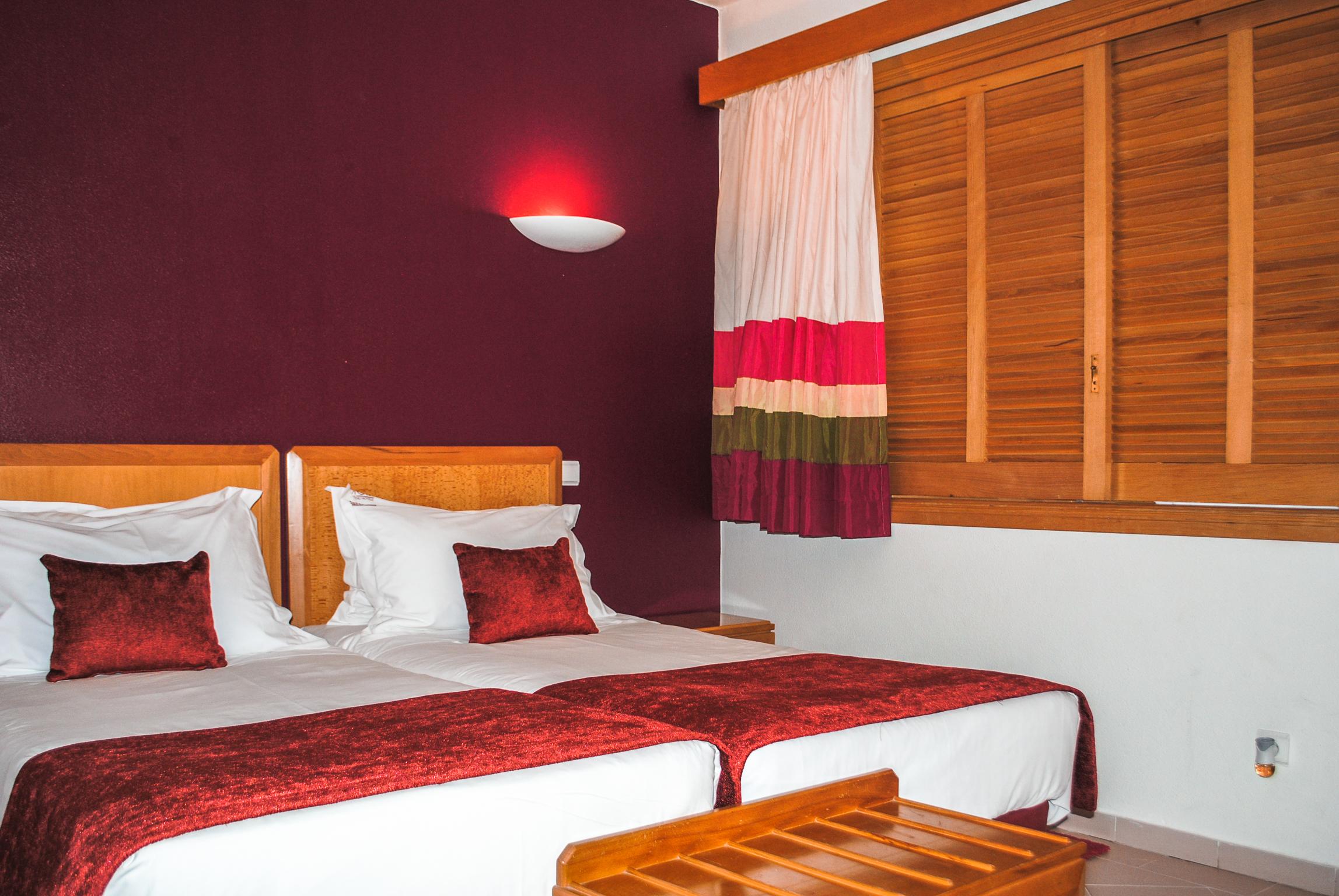 Grand Muthu Forte Da Oura Albufeira Exterior photo A bedroom at the hotel