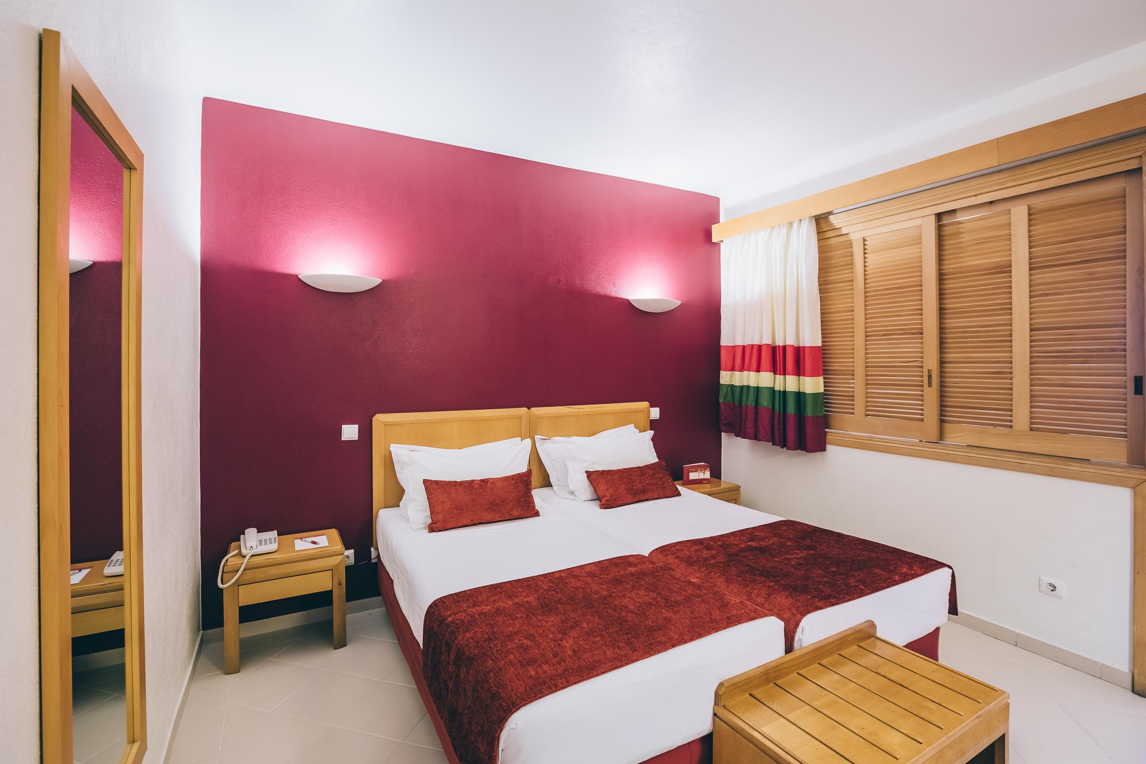 Grand Muthu Forte Da Oura Albufeira Exterior photo A typical room at the hotel