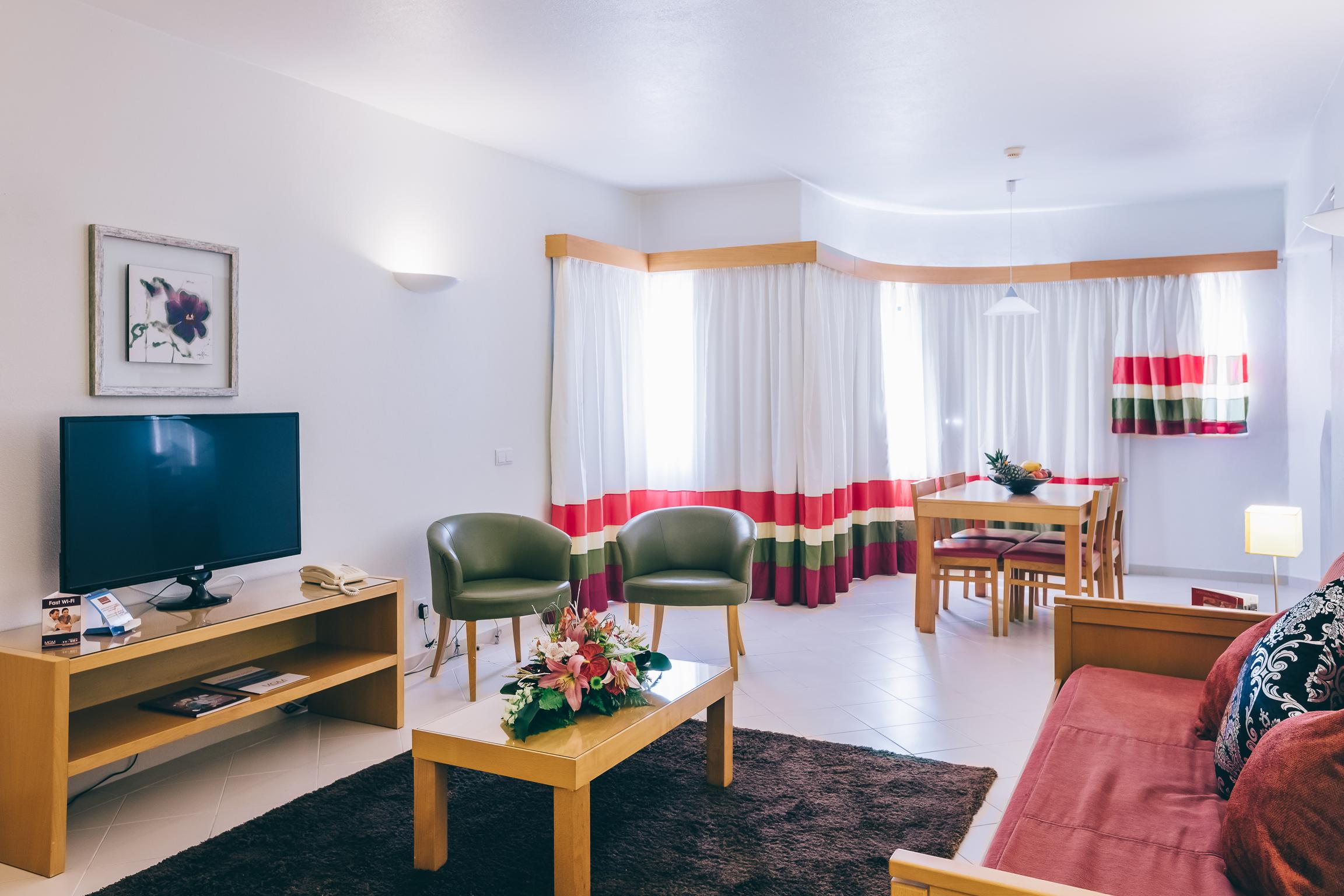 Grand Muthu Forte Da Oura Albufeira Exterior photo Living room