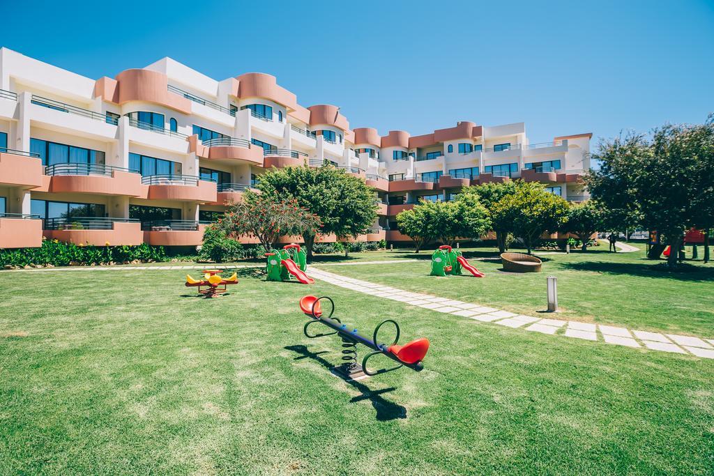 Grand Muthu Forte Da Oura Albufeira Exterior photo Residential complex in the city